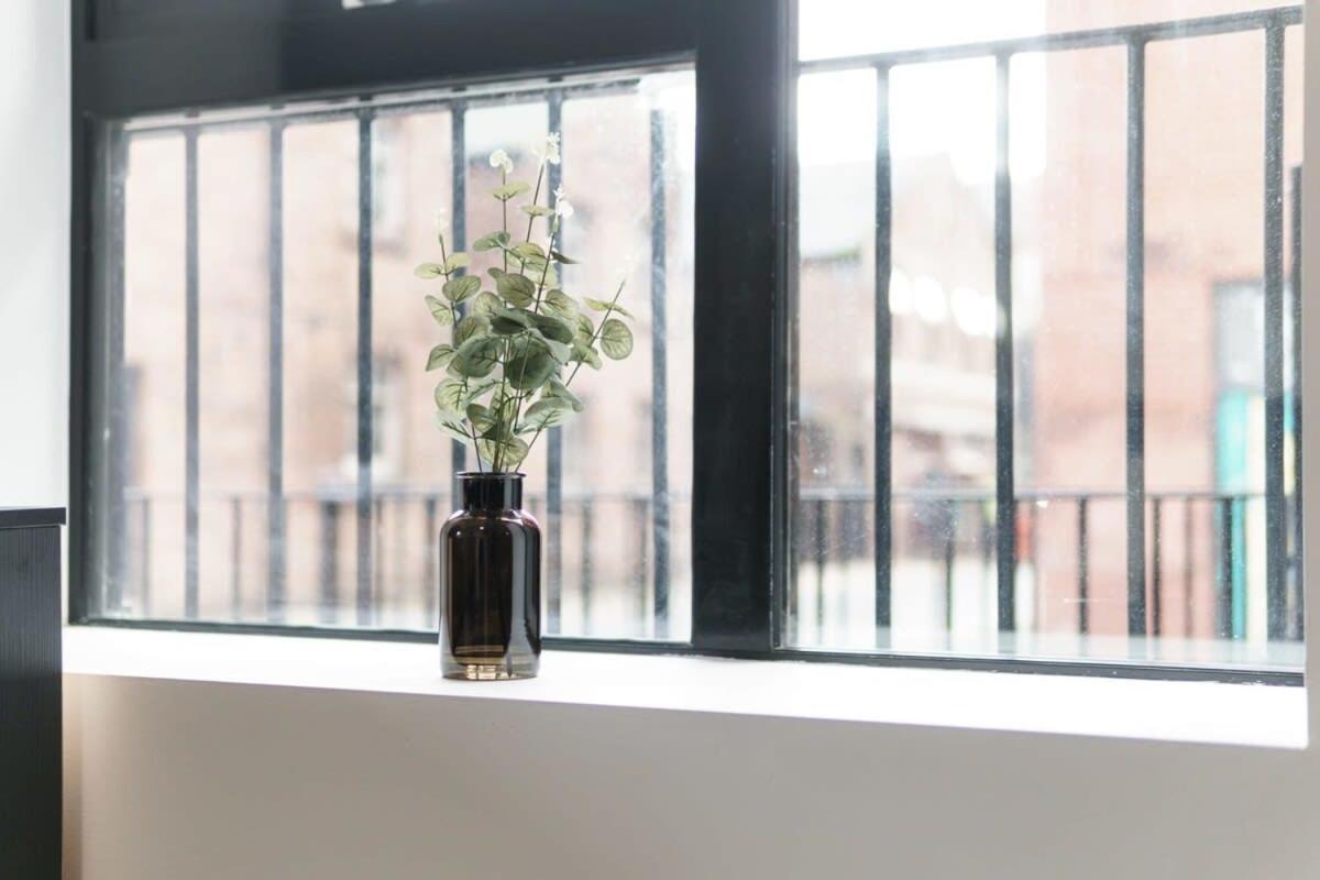 Lovely 1 Bed Apartment In Liverpool Centre מראה חיצוני תמונה